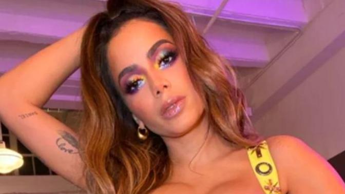 Brezilyalı Şarkıcı Anitta'nın anüsüne dövme yaptırdığı anlar internete sızdırıldı, ortalık yıkıldı. Düşünceleriniz nelerdir?