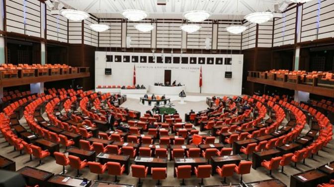 HDP'li 28 vekilin fezlekeleri mecliste. HDP milletvekillerinin dokunulmazlığının kaldırılması konusunda ne düşünüyorsunuz?