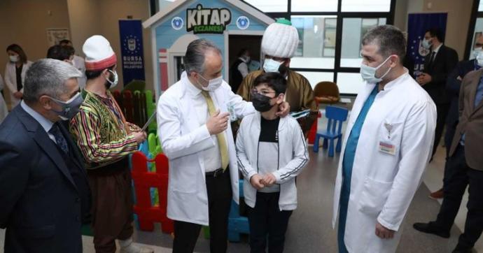 Bursa Büyükşehir Belediyesi'nden çocuklara Kitap Eczanesi! Hizmet hakkında ne düşünüyorsunuz?