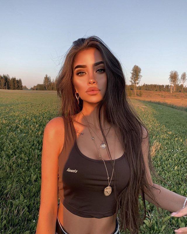 Kadınlar mı makyajı abartıyor yoksa kadınların makyajı mı abartılıyor?