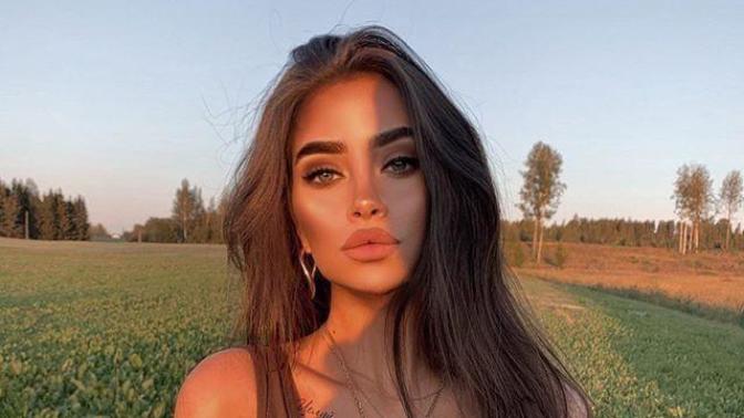 Kadınlar mı makyajı abartıyor yoksa kadınların makyajı mı abartılıyor?
