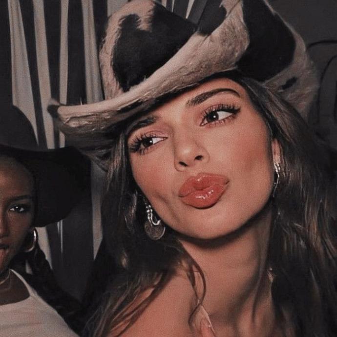 Hangi manken daha seksi ve güzel?