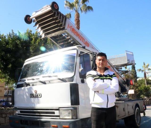 Alanyada bir damat kız istemeye gittiği eve eşya taşıma asansörüyle balkondan girdi! Nasıl hareket sizce?