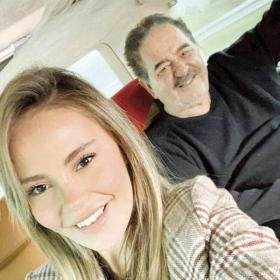 İbrahim Tatlıses kendisinden 44 yaş küçük sevgilisi ile evlilik kararı aldı. Sence evlilikte yaş önemli mi?