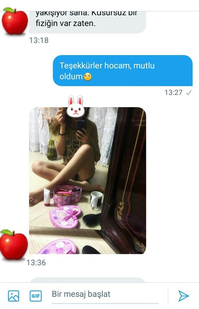 Evli hocamın bana böyle iltifatlarda bulunması normal mi ?