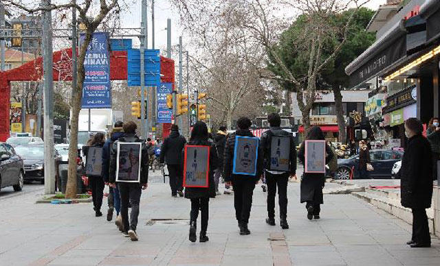 Sosyal medyaya yeni rakip: Yürüyen reklam panoları! İşsiz kalsanız bu yeni iş sahasını seçer miydiniz?