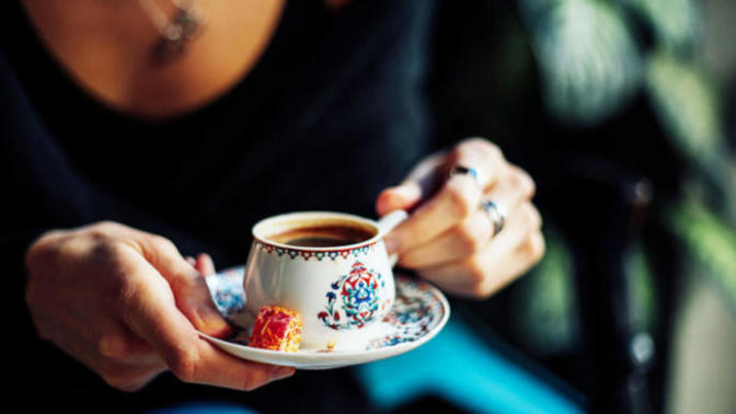 Yemek yedikten hemen sonra kahve mi içiyorsunuz çay mı?
