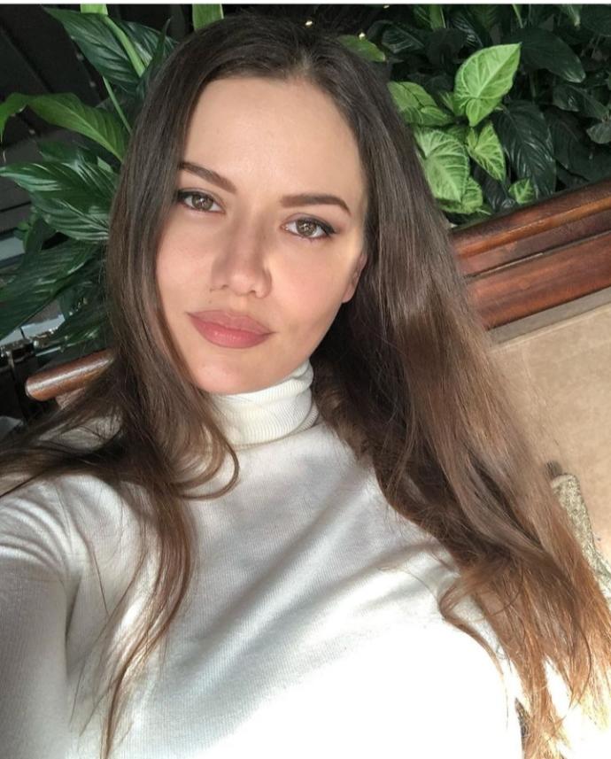 Hangisi daha güzel, Pınar Deniz mi Fahriye Evcen mi?