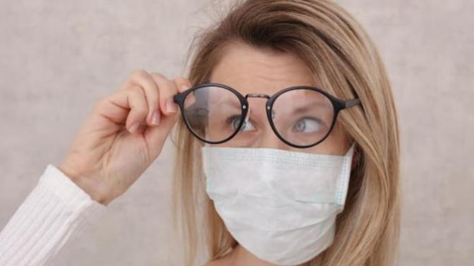 Maske takınca gözlüğüm buğulanıyor ne yapmalıyım?