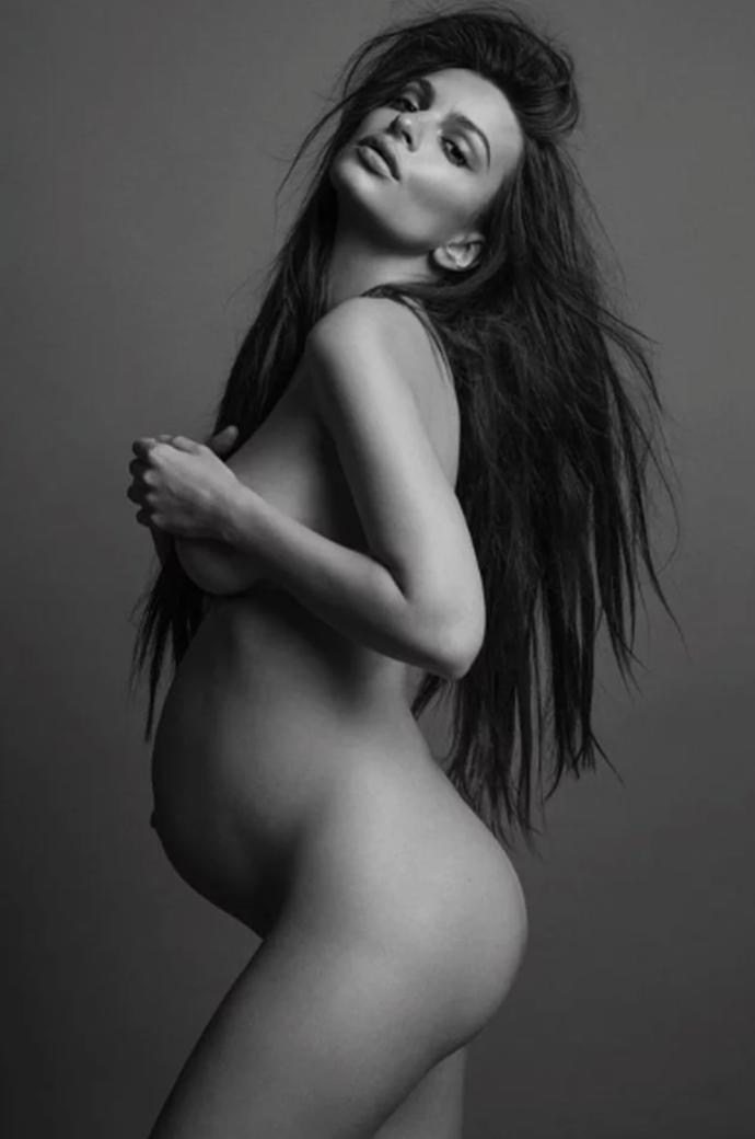 9 aylık hamile olan Emrata, paylaştığı çırılçıplak pozlarla gündem oldu. Ne düşünüyorsunuz?