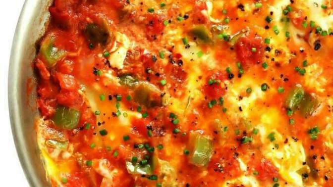 Menemen yaparken domatesin kabuğunu soyuyor musunuz soymuyor musunuz?