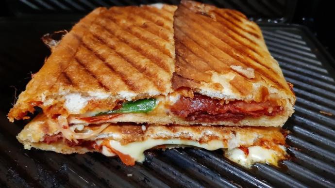 Tost yapmak isteyen var mı?