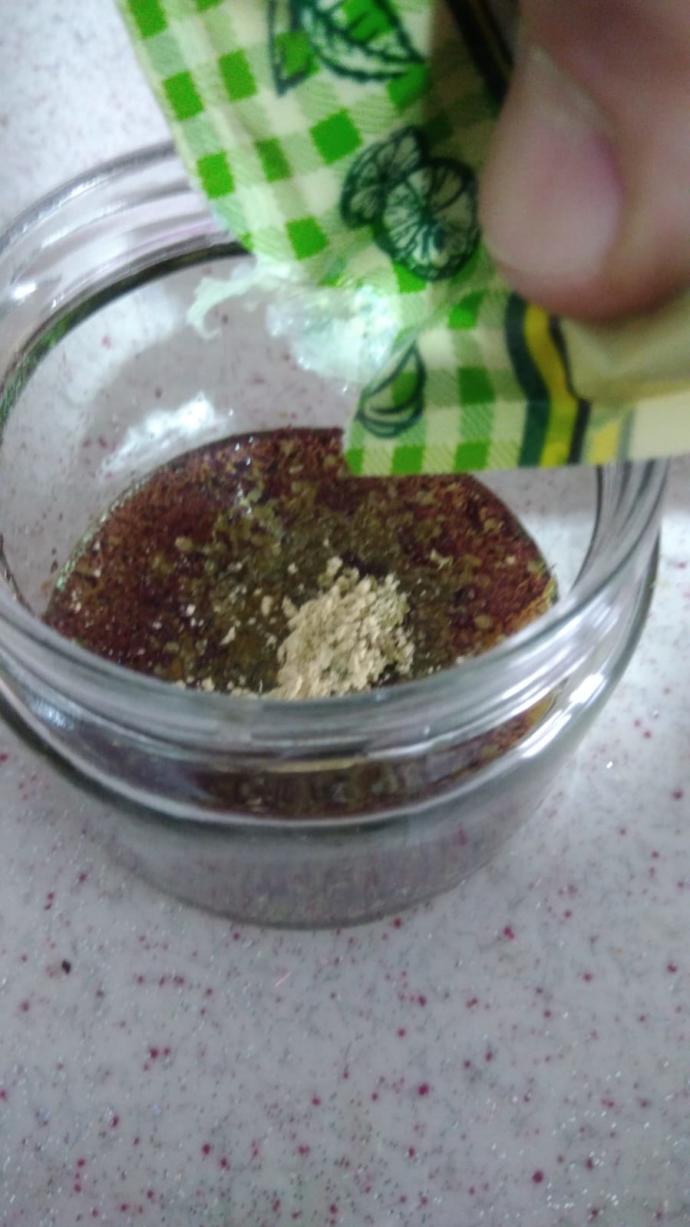 Sürekli aynı sosu kullanmaktan sıkıldım. Farklı salata sosları tarifleri önerir misiniz?
