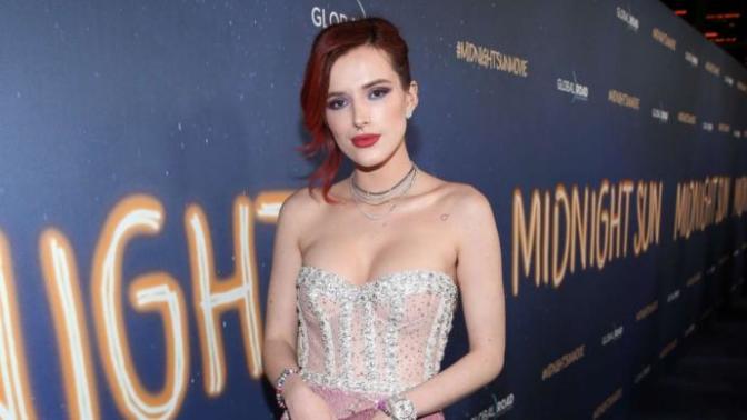 Bella Thorne süper minisiyle dans etti! TikTok'u salladı. Sizde Tiktok videosu çeker misiniz?