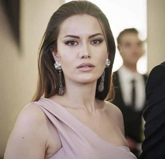 Neslihan atagül mü Fahriye Evcen mi daha güzel?