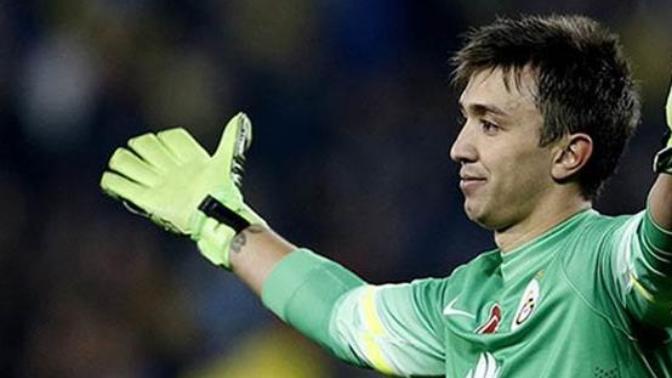Fernando Muslera çok yakışıklı değil mi yaa?