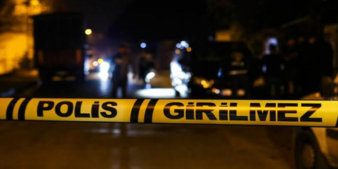 Ankarada çöp atma kavgası yüzünden kardeşini öldüren kişi kendini ihbar ederek teslim oldu. Ülke nereye gidiyor ne düşünüyorsunuz?