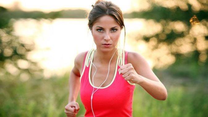 Spor yaparken müzik dinlenmeli mi?