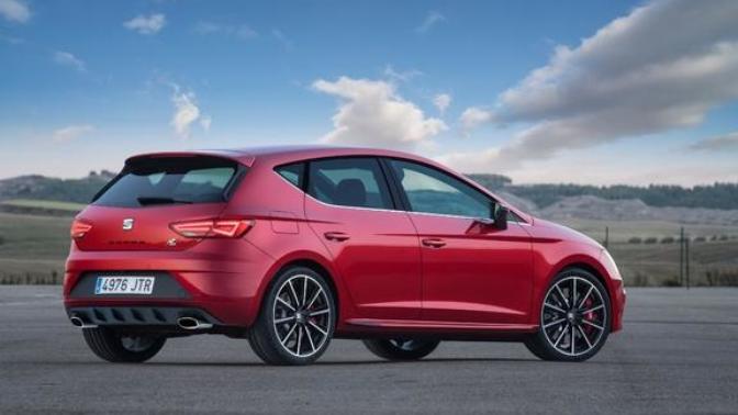 Kızlar Seat Leon sizce nasıl araba bir kız gözüyle nasıl duruyor merak ettim?
