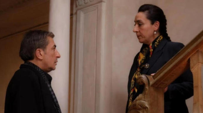Kırmızı oda dizisinde Erkan Petekkaya  gerçek sesi mi; kullanılıyor?