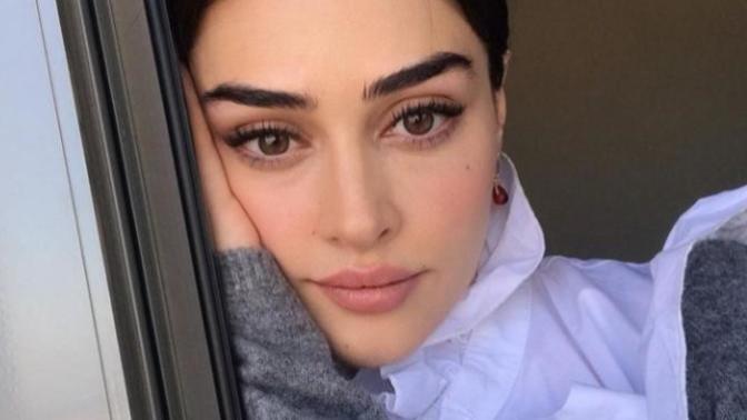 Esra Bilgiç Türkiye'nin en güzel kadını değil mi?