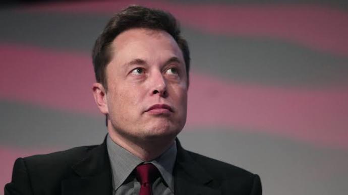 Elon Musk bir bana mı yakışıklı geliyor ya😅?