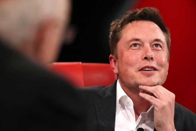 Elon Musk bir bana mı yakışıklı geliyor ya😅?