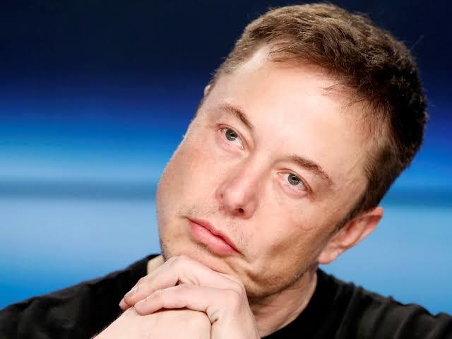 Elon Musk bir bana mı yakışıklı geliyor ya😅?