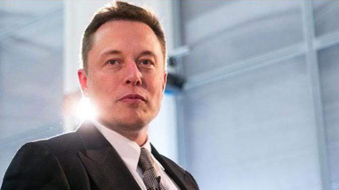 Elon Musk bir bana mı yakışıklı geliyor ya😅?