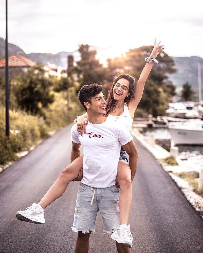 Şu anda kimin yanında olmayı isterdin?