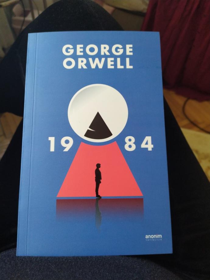 George Orwell 1984 kitabını okuyan var mı? Görüşünüz nedir?