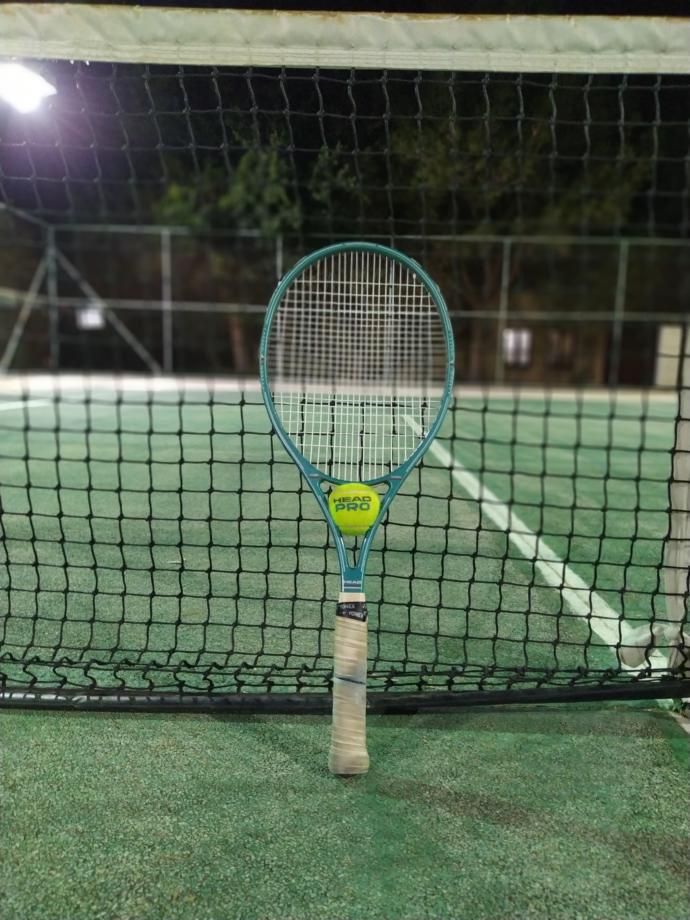 Tenis oynuyor musunuz?