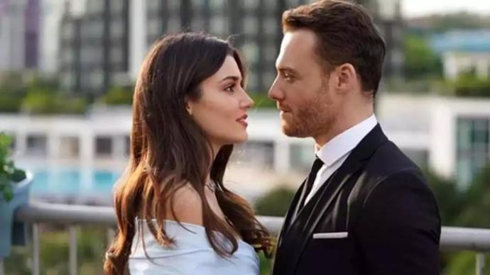 KScanlar Kerem Bürsin 19. Yılın Yıldızları Ödül Töreninde en iyi erkek dizi oyuncusu seçildi. Sizce hak ediyor mu?
