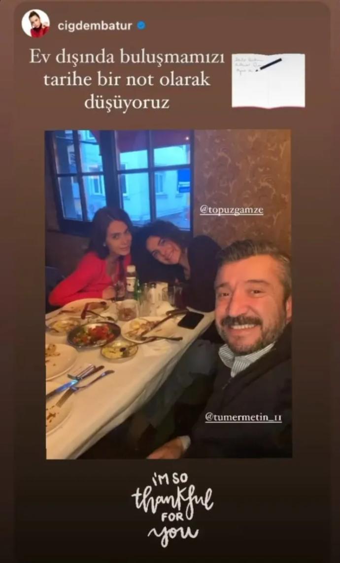 Ünlü çift ayak sevme saati anlarını sosyal medyadan paylaştı. Siz olsanız ayak sever miydiniz?