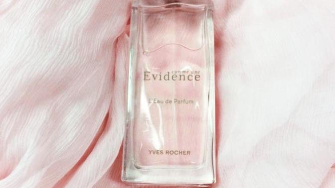 Yves Rocher parfümlerini kullanan var mı? Comme une Evidence nasıl bir parfüm?