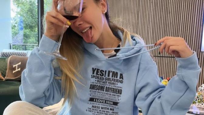 Şeyma Subaşı'nın "Erkek Arkadaşımın Malıyım" yazan kıyafeti hakkında ne düşünüyorsunuz?