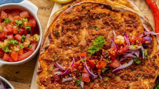Lahmacunun yanında en güzel ne gider?