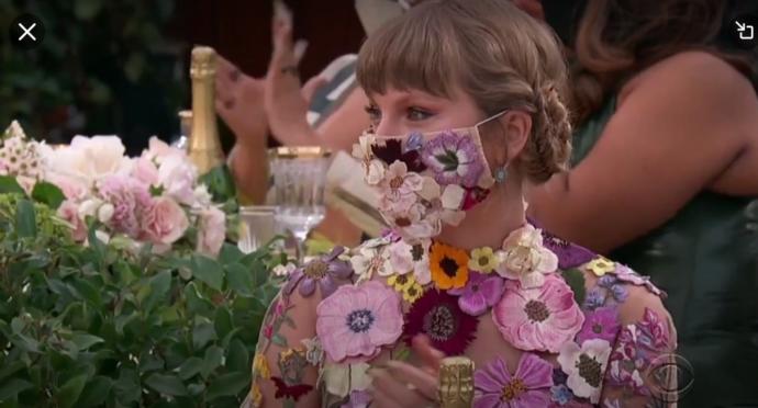 2021 Grammy Ödüllerinde en büyük ilgiyi Taylor Swift ve Harry Styles gördü. Aralarında bir dostluk olabilir mi sizce?