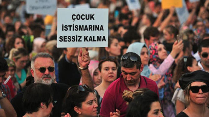 TikTok'ta 15 yaşındaki kızını pazarlayan Hasan Tunçlar gözaltına alındı! Ne düşünüyorsunuz?