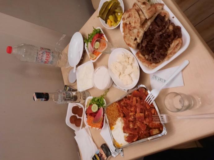 Arkadaslar rakimi biramı?