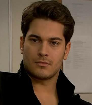 Emir Sarrafoğluna aşık oldum. Kurgu bir karaktere aşık olunabilir mi?