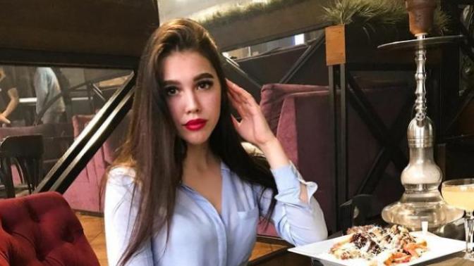 Günlük etek, elbise , jean salopet, jean elbise modelleri ile nasil çorap modelleri kombinlemeyi tercih edersiniz?