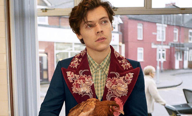 Harry Stylesın son dönemki tarzı Zeki Mürene benzemiyor mu?
