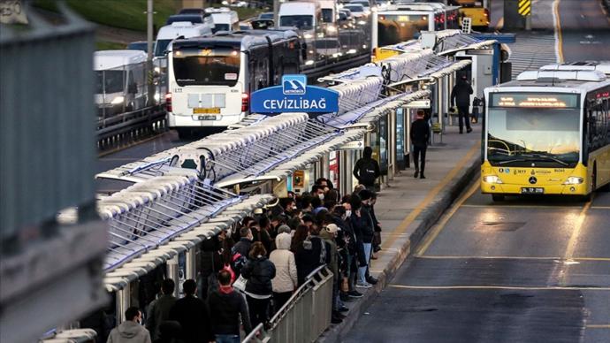 Covid-19 gölgesinde kongreler! AK Parti'nin 7. Olağan Kongresi'ndeki görüntülerle ilgili neler düşünüyorsunuz?
