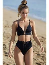 Beyaz tenlilere en çok hangi renk bikini yakışır?