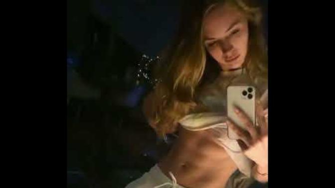 Yasemin Allen, Instagram'da karın kaslarını gösterdiği videoyu paylaştı. Vücudunuzu sosyal medya da paylaşır mısınız?