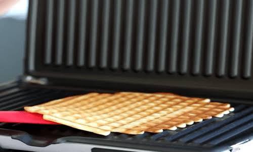 Waffle yapma makinesi olmayanlar için, tost makinesinde waffle nasıl yapılır?