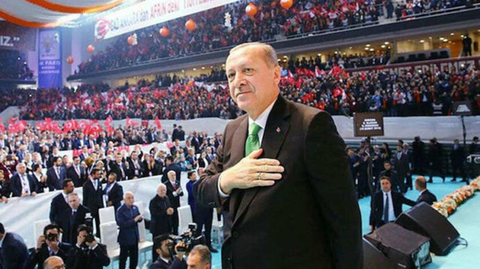 Korona vir&uuml;s&uuml; reisten korkuyor da gelemiyor mu AKP kongrelerine?