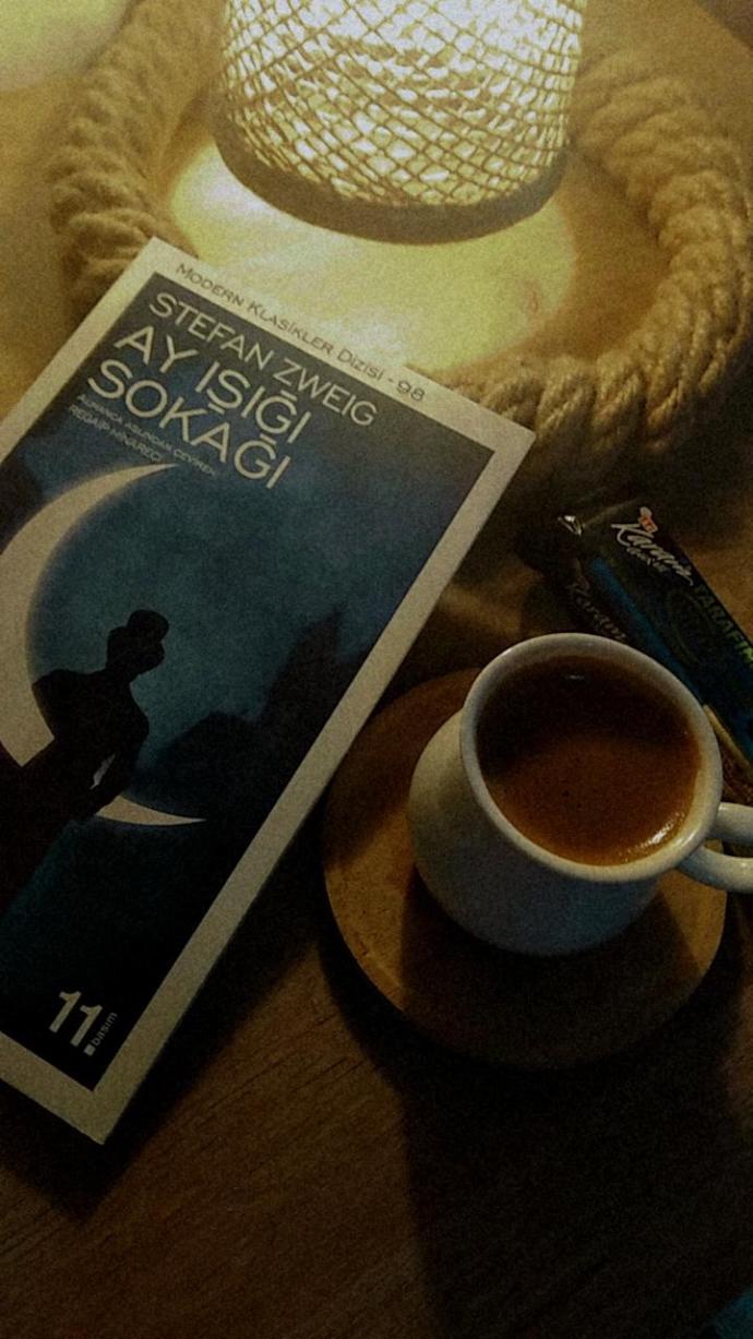 En son hangi kitabı bitirdin, hangi kitaba yeni başladın?
