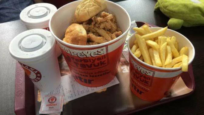 Sizinle popeyes yemeye gider miyim söyliyim mi?